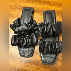 Circus by Sam Edelman Black Ruffle Slide Sandals